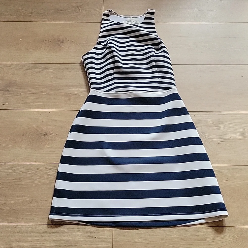 Abercrombie & Fitch Navy and White Striped Midi Dress - Picture 2 of 5